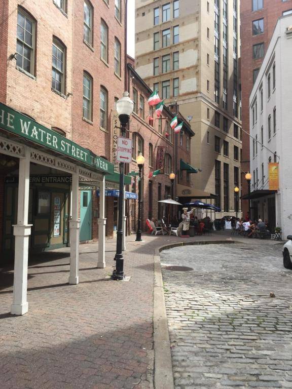 Chase Apartments at Light Street - Baltimore Inner Harbor & Convention Center