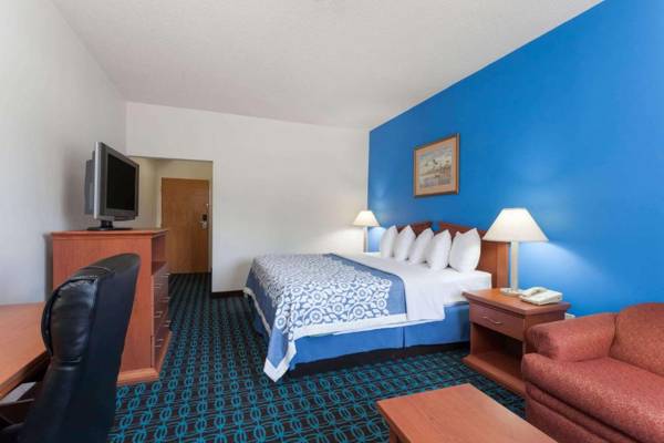 Workspace - Days Inn & Suites by Wyndham Cambridge