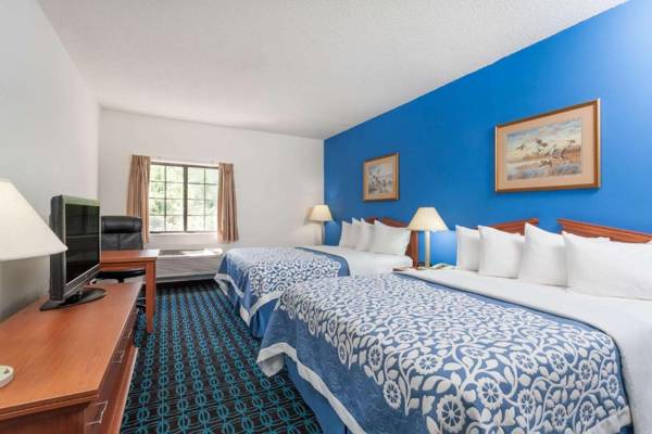 Days Inn & Suites by Wyndham Cambridge