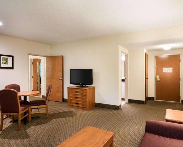 Comfort Inn & Suites - LaVale - Cumberland