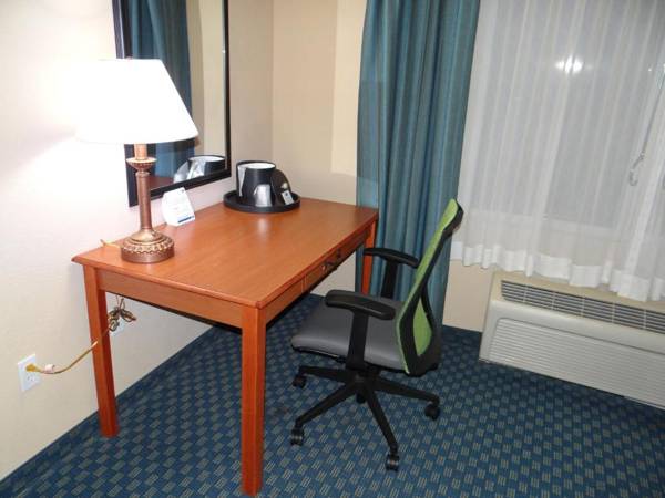Workspace - Holiday Inn Express Hotel & Suites Salisbury - Delmar an IHG Hotel