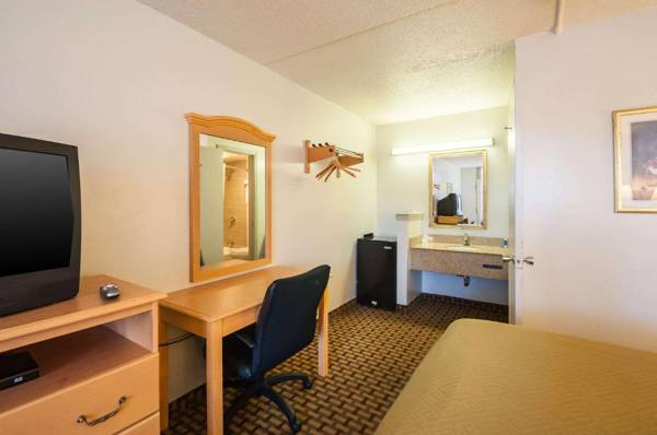 Workspace - Econo Lodge