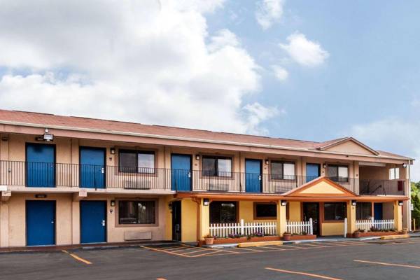 Days Inn by Wyndham Elkton Newark Area