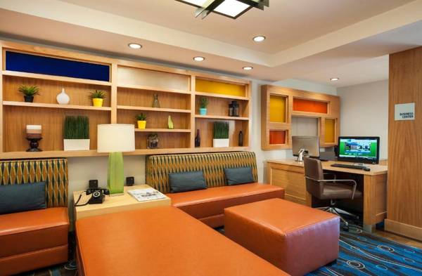 Workspace - Holiday Inn Express and Suites Germantown an IHG Hotel