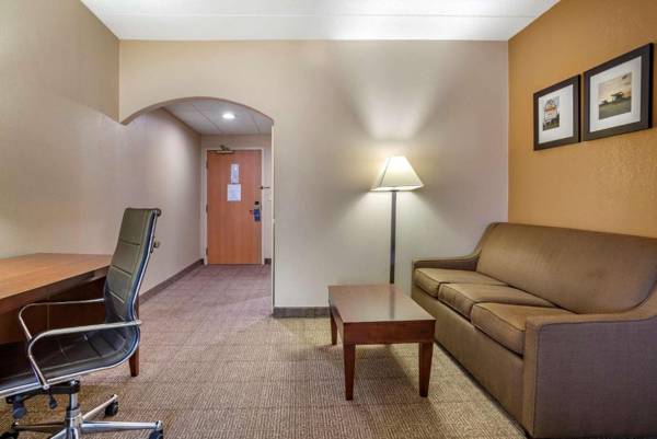 Workspace - Comfort Suites Hagerstown