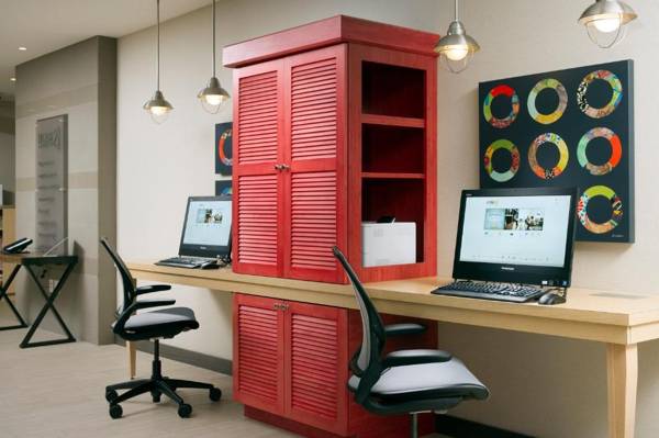 Workspace - Home2 Suites by Hilton Arundel Mills BWI Airport