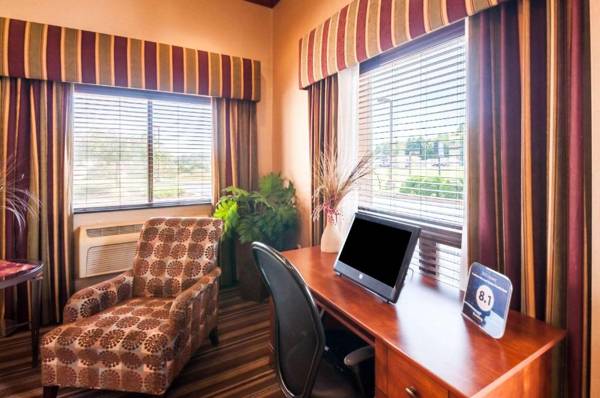 Workspace - Comfort Inn and Suites North East