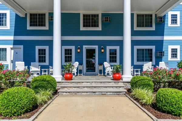 Commander Beach House Hotel