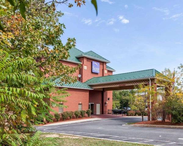 Sleep Inn & Suites near Joint Base Andrews-Washington Area