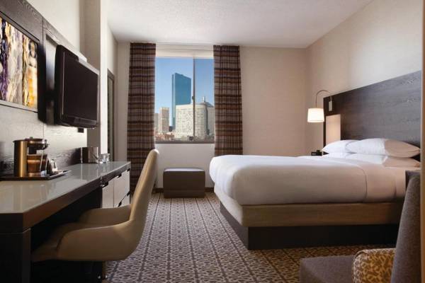 Workspace - DoubleTree by Hilton Hotel Boston - Downtown