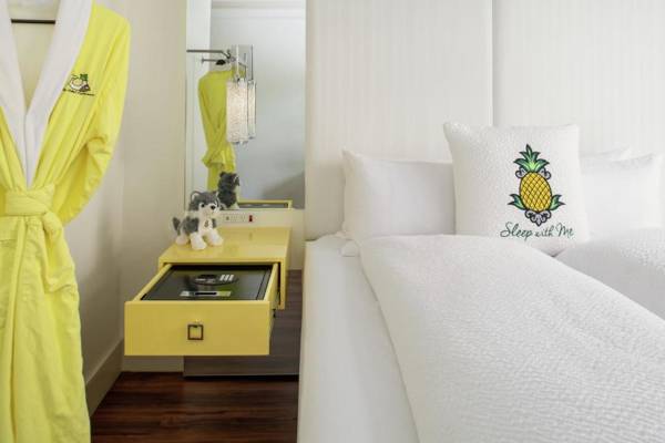 Staypineapple A Delightful Hotel South End
