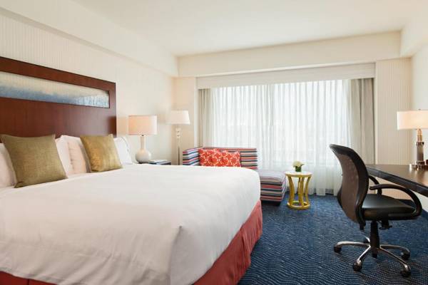 Renaissance Boston Waterfront Hotel