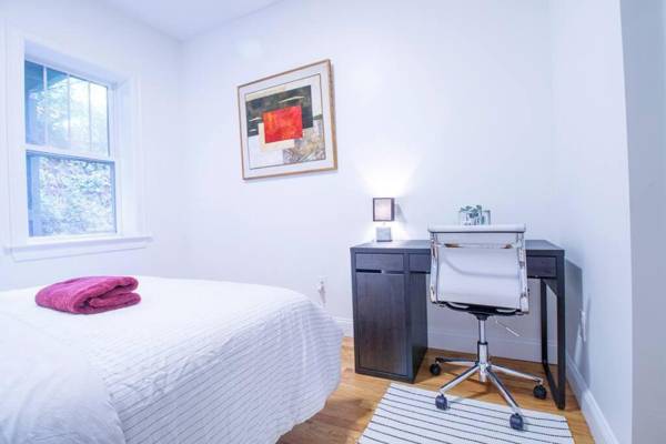 Workspace - Bright and Spacious Newly Renovated 3BD 15BTH Shared Apt