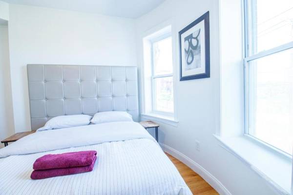 Sunny 4BD 15BTH Shared Apt in Roxbury