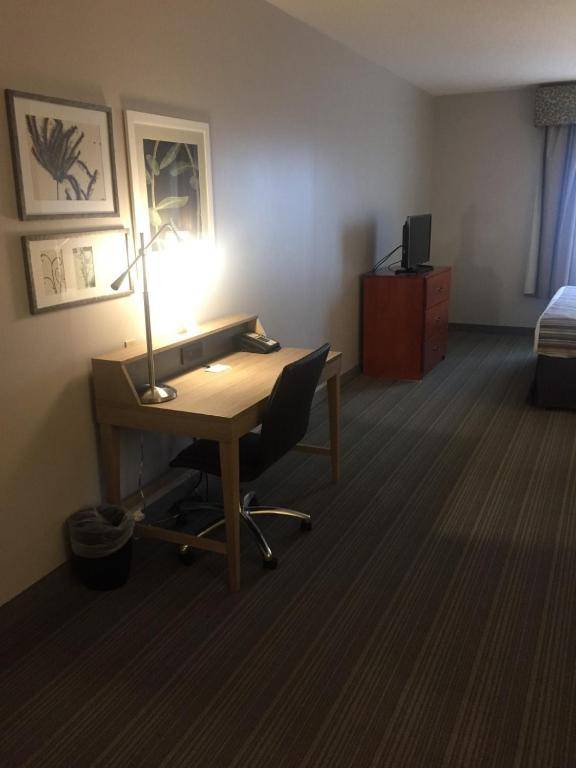 Workspace - Country Inn & Suites by Radisson Brockton (Boston) MA