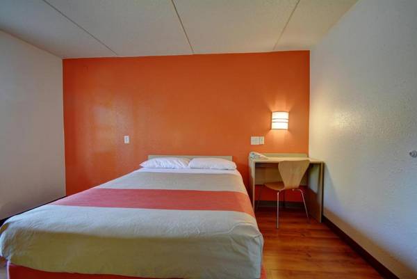 Motel 6-Chicopee MA - Springfield