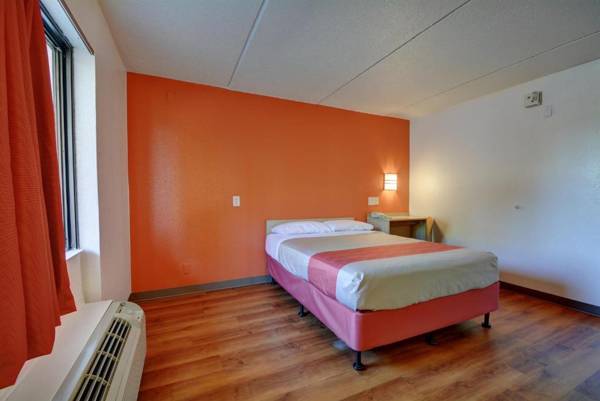 Motel 6-Chicopee MA - Springfield