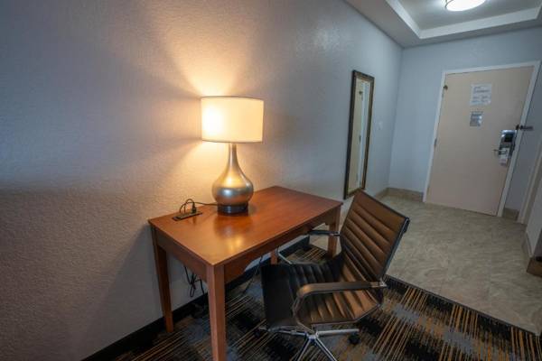 Workspace - Hyannis Plaza Hotel