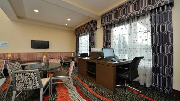 Workspace - Holiday Inn Express Boston/Milford Hotel an IHG Hotel