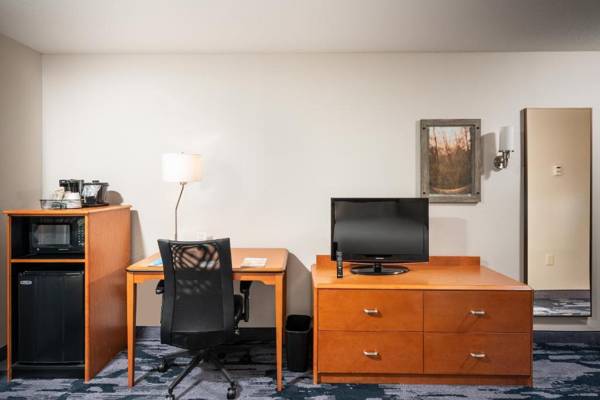 Workspace - Fairfield Inn and Suites by Marriott New Bedford