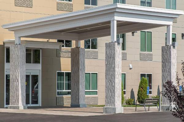 Holiday Inn Express & Suites Norwood an IHG Hotel