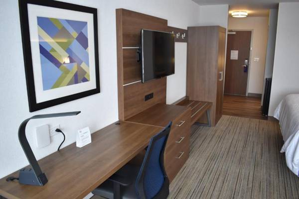 Holiday Inn Express & Suites - Boston South - Randolph an IHG Hotel