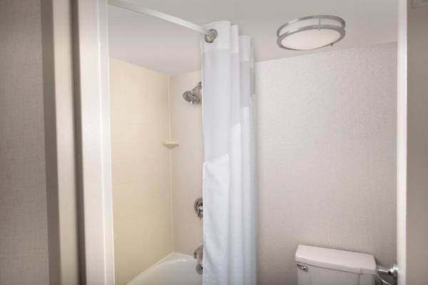 Holiday Inn Express Saugus Logan Airport an IHG Hotel