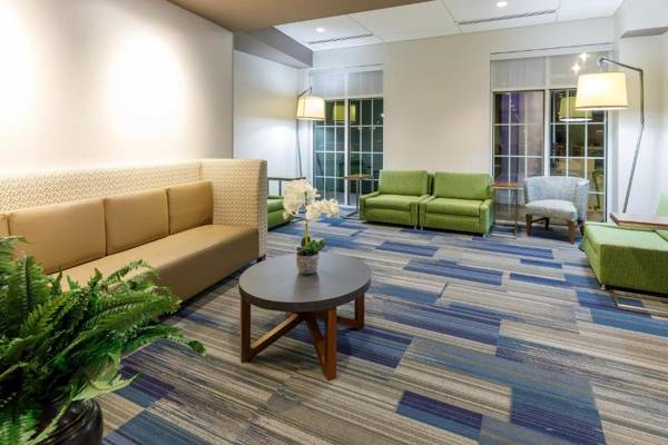 Holiday Inn Express & Suites - Sturbridge an IHG Hotel