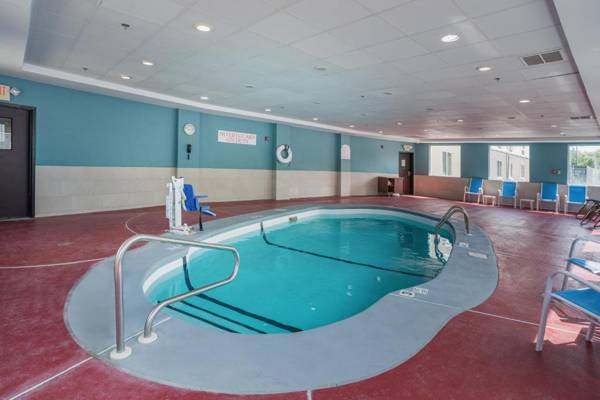 Holiday Inn Express Hotel & Suites Swansea an IHG Hotel