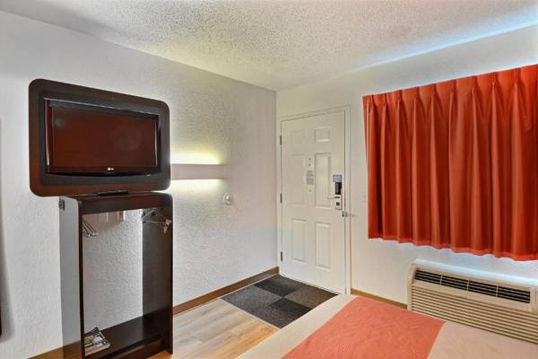 Motel 6-Tewksbury MA - Boston