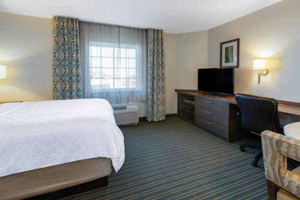 Workspace - Candlewood Suites-West Springfield an IHG Hotel