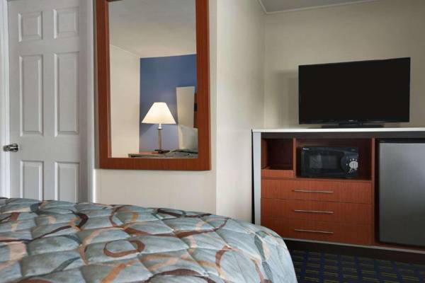 Days Inn by Wyndham - Cape Cod Area