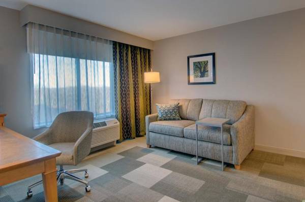 Workspace - Hampton Inn Boston - Westborough