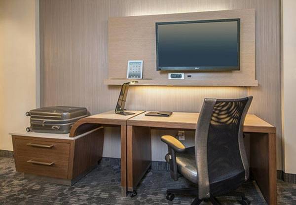 Workspace - Courtyard by Marriott Boston Littleton