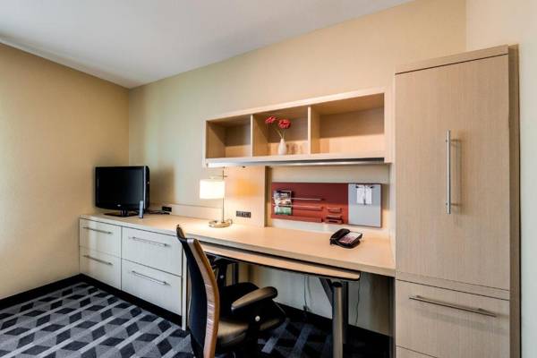 Workspace - TownePlace Suites Ann Arbor South