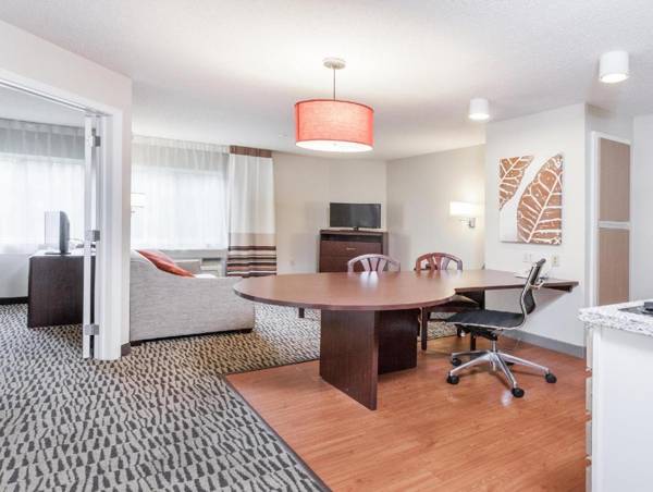 Workspace - MainStay Suites Detroit Auburn Hills