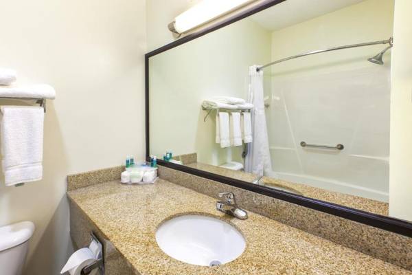 Country Inn & Suites by Radisson Benton Harbor-St Joseph MI