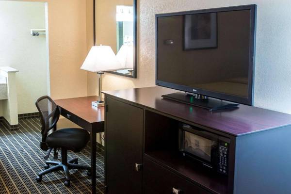 Workspace - Quality Inn & Suites Big Rapids