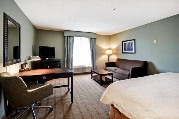 Hampton Inn & Suites Detroit-Canton