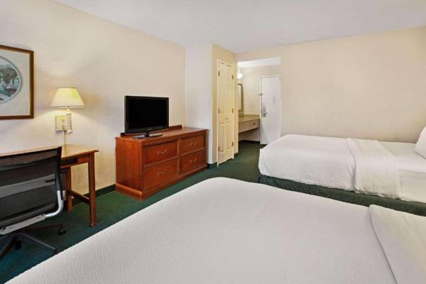 Workspace - La Quinta Inn by Wyndham Detroit Canton