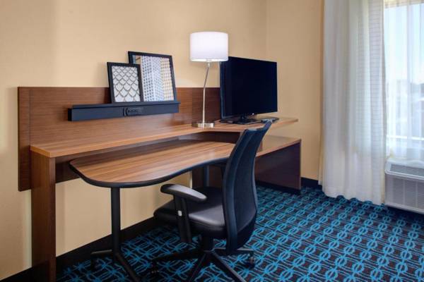 Workspace - Fairfield Inn & Suites by Marriott Detroit Canton