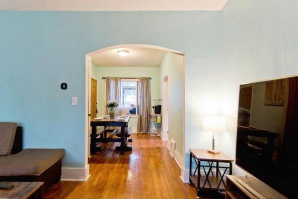 Amazing 5 Bedroom Downtown Ferndale House