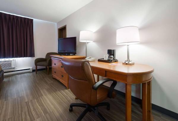 Workspace - Econo Lodge Inn & Suites