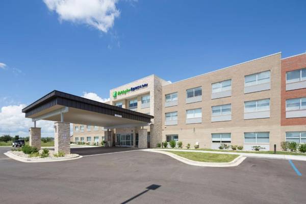 Holiday Inn Express & Suites - Gaylord an IHG Hotel