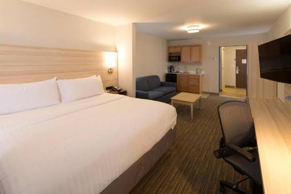 Workspace - Holiday Inn Express & Suites - Gaylord an IHG Hotel