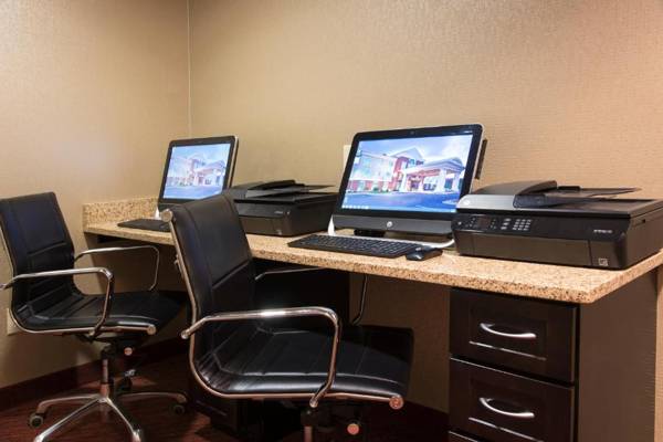 Workspace - Holiday Inn Express Hotel & Suites Grand Rapids-North an IHG Hotel