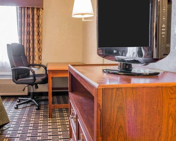 Workspace - Quality Inn Grand Rapids North Walker