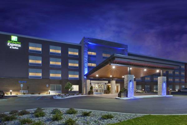 Holiday Inn Express & Suites Grand Rapids Airport North an IHG Hotel