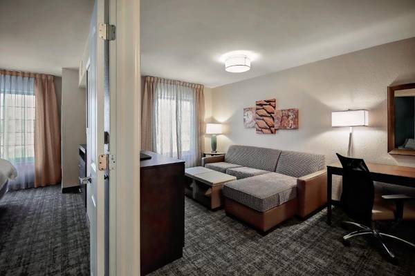 Workspace - Staybridge Suites - Holland an IHG Hotel