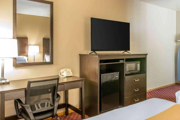 Quality Inn & Suites Houghton